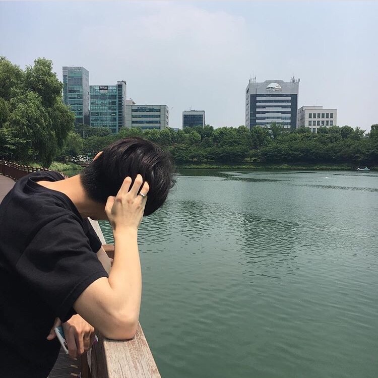 鲍伟欢贝